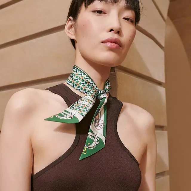 Hermès Les Voitures Nouvelles Twilly écharpe de soie verte imprimée 2