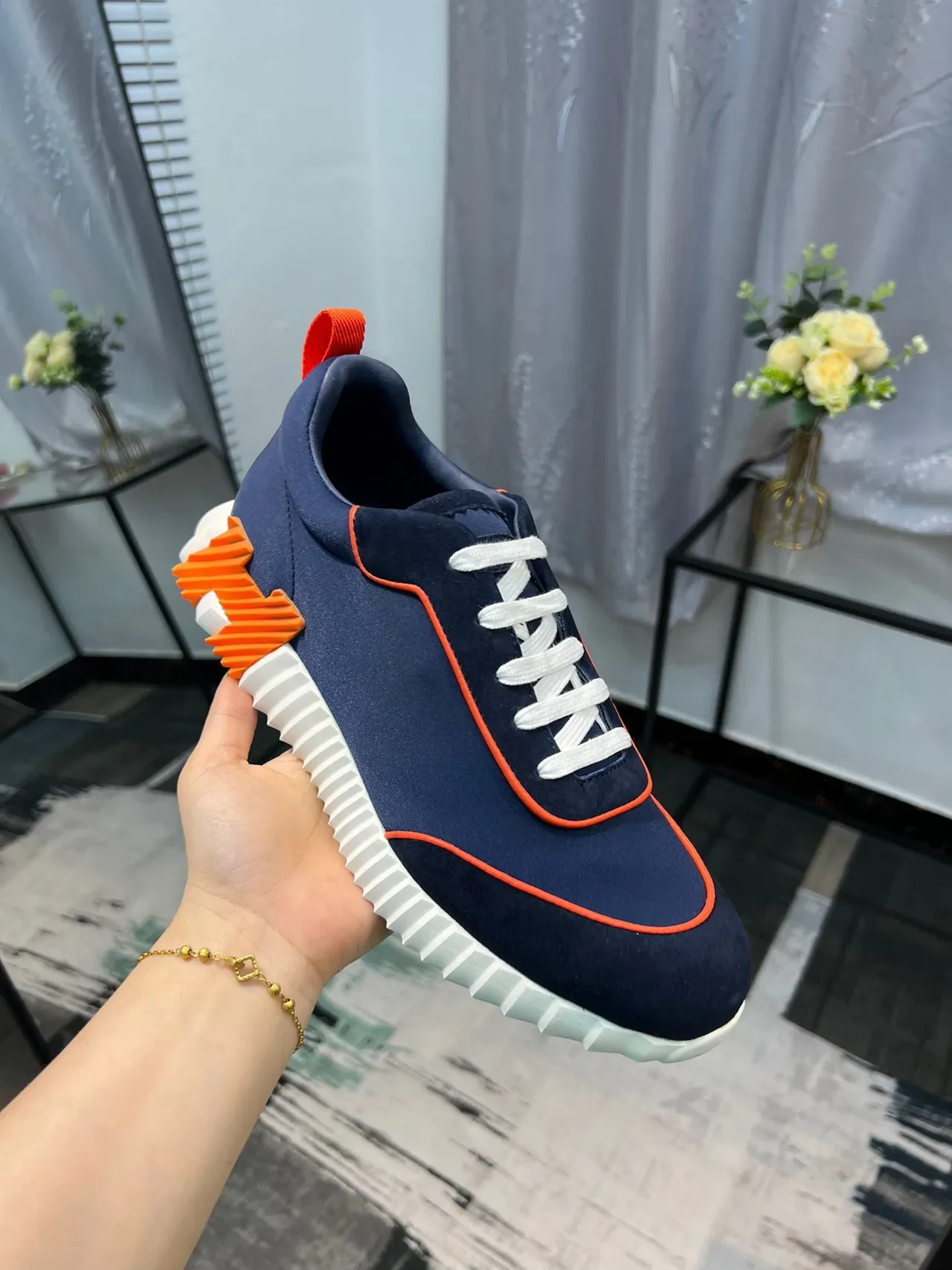 Hermès حذاء أسلوب حياة بـ Navy Orange و Neoprene على الجزء العلوي مع تفاصيل التوصيل 7