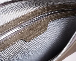 Hermès Bleu marine Cuir texturé grainé Logo H embossé wristlet 3