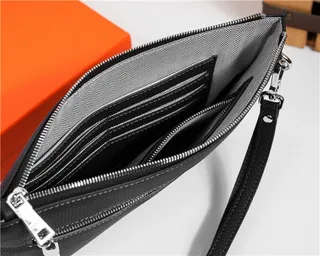 Hermès Bleu marine Cuir texturé grainé Logo H embossé wristlet 12