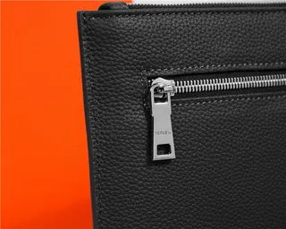 Hermès Bleu marine Cuir texturé grainé Logo H embossé wristlet 15
