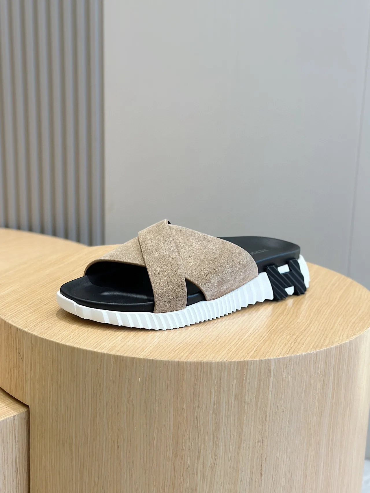 Hermès Oran Beige Suede Cross-Strap Slippers 2