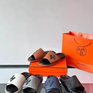 Hermès Oran কালো বাদামি পেবল্ড লেদার স্ট্র্যাপ এমবসড এইচ লোগো স্লিপার্স