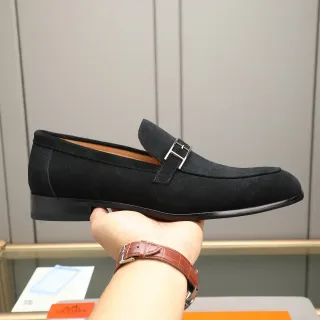 Hermès Oran 黑色麂皮 H 扣乐福鞋