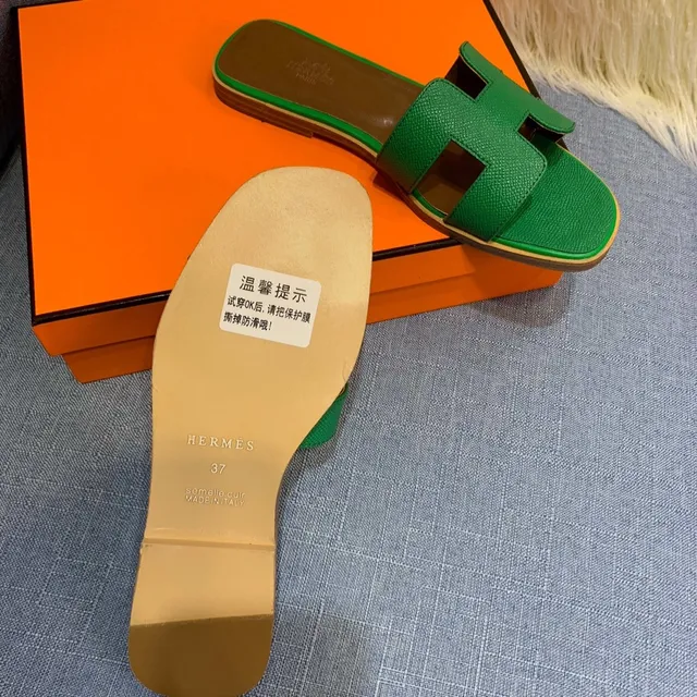 Hermès Oran Green Yellow H-Shaped Strap Textured Leather Slippers 2