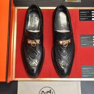 Hermès Oran 黑色绗缝H图案金马衔扣乐福鞋
