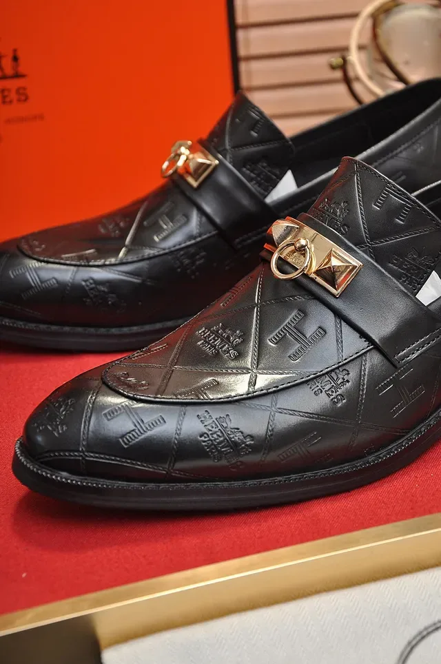 Hermès Oran 黑色绗缝H图案金马衔扣乐福鞋 3