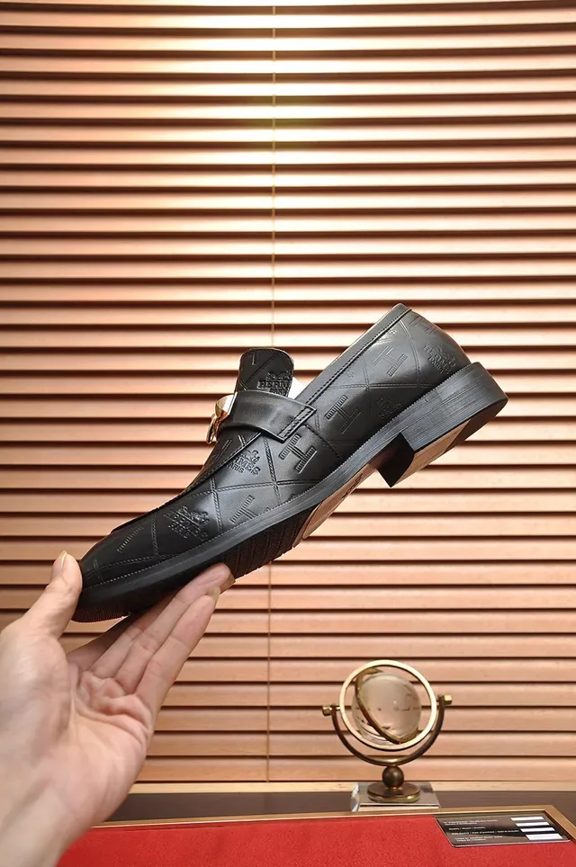 Hermès Oran 黑色绗缝H图案金马衔扣乐福鞋 6