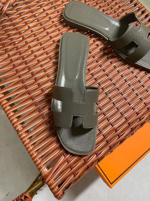 Hermès Oran Olive Green Leather H-Strap Slippers 4