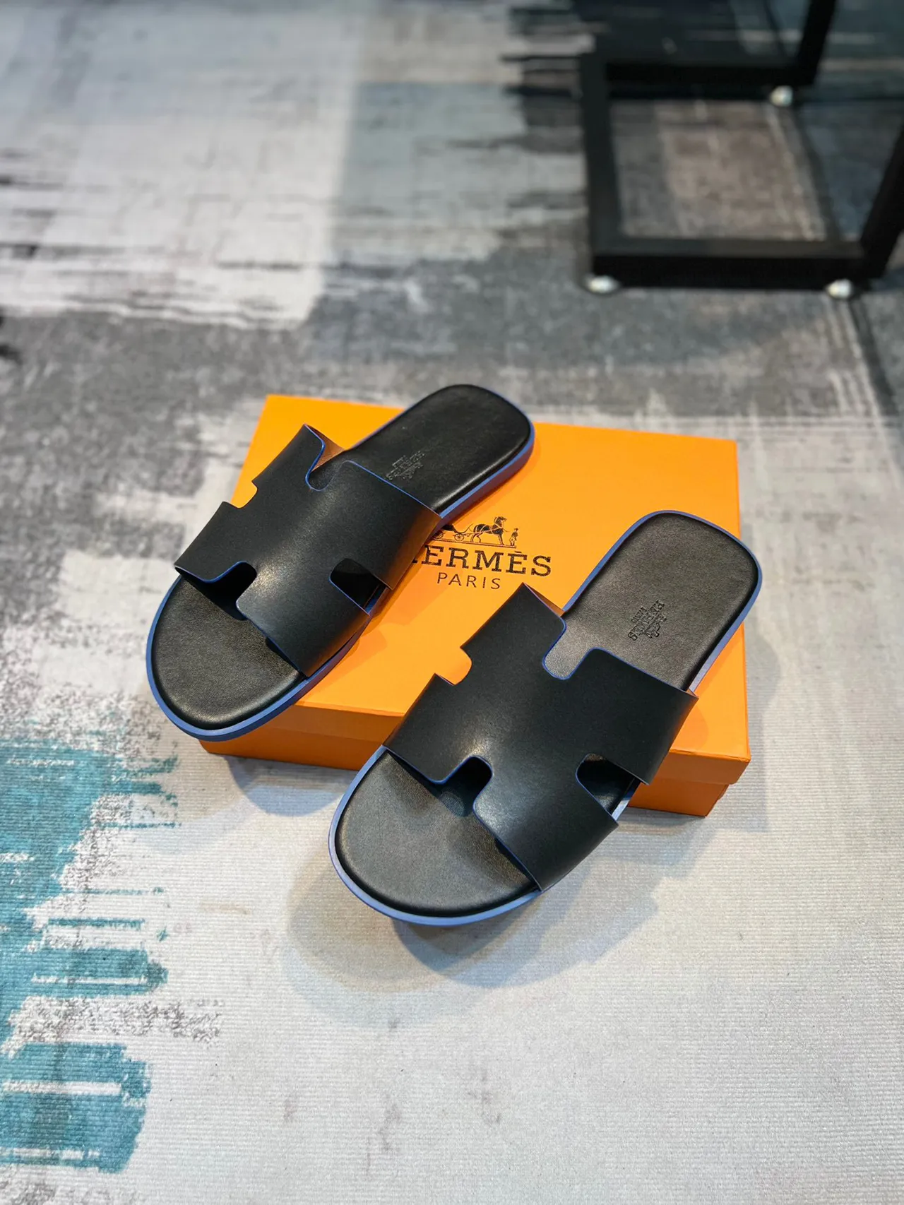 Hermès Oran Slide Preto Azul Cinta em Forma de H Couro Matte Superior Chinelos 5