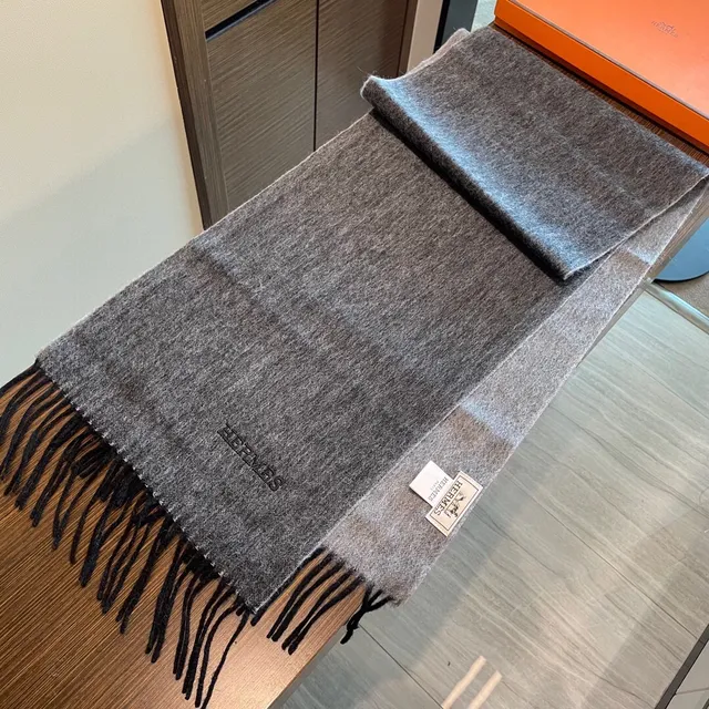 Hermès 灰色格子羊绒围巾 7