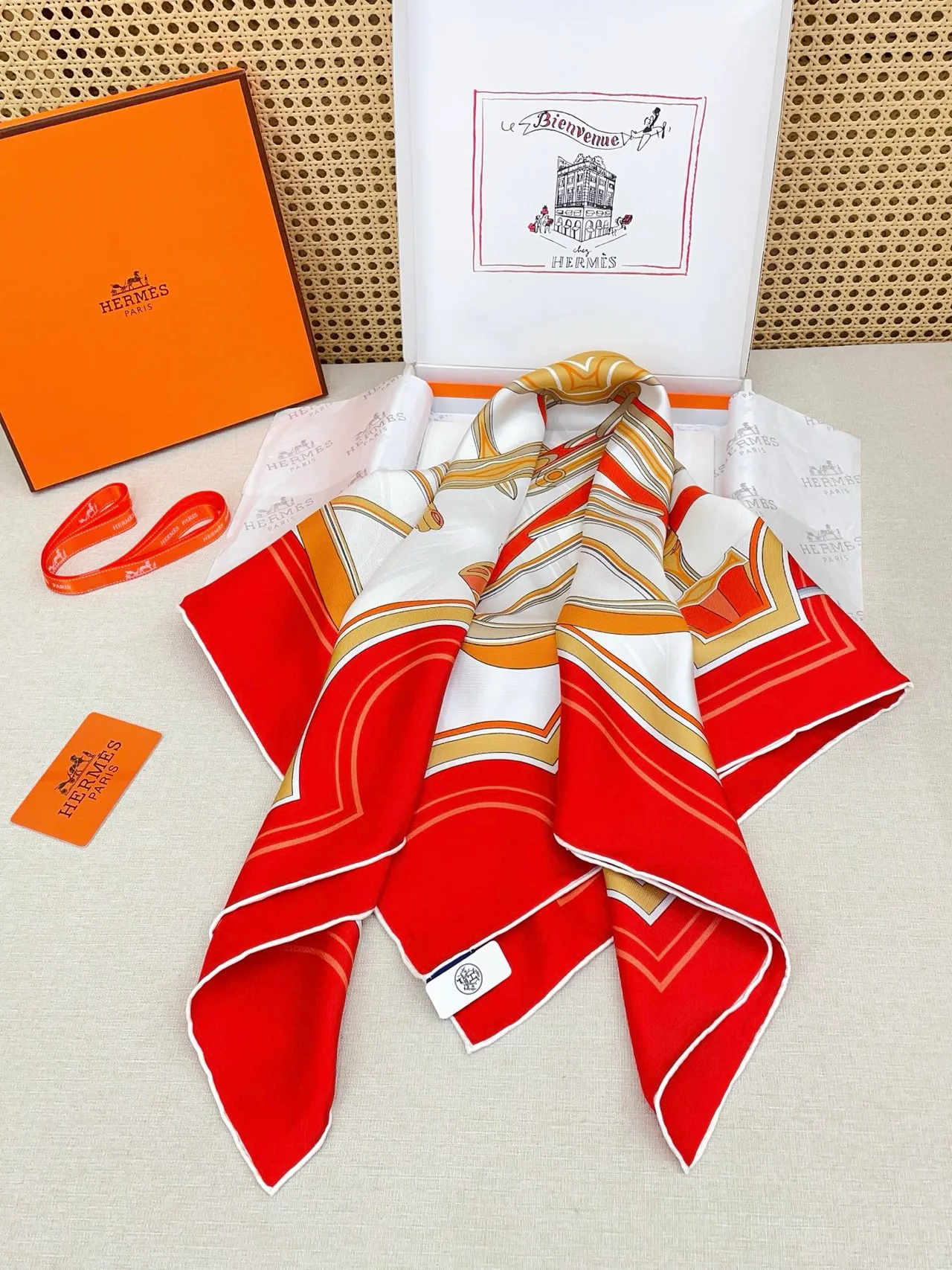 Hermès Wheel Vermelho Dourado Borda Revestida à Mão Motivo de Carruagem Impresso Lenço de Seda 6