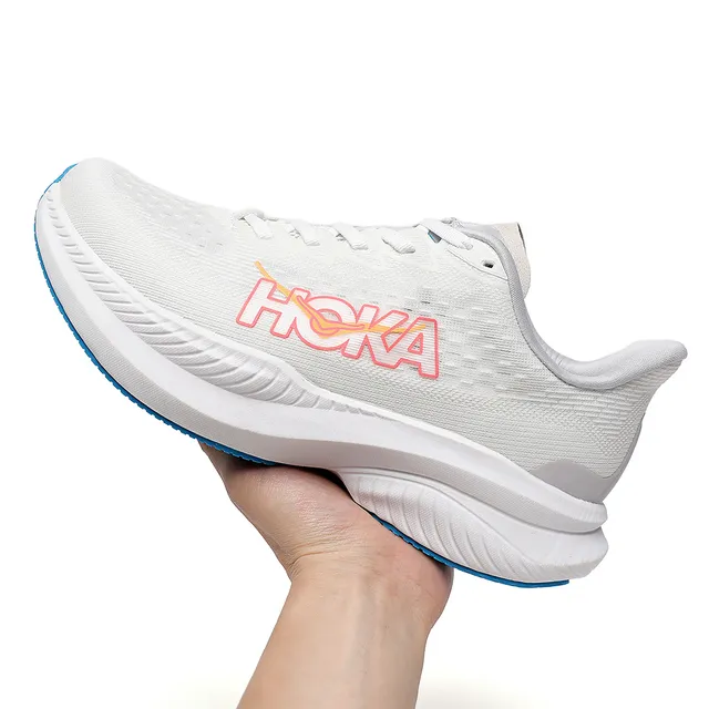 Hoka Mach 6 أبيض وردي طبقة الخياطة المُهندسة وسط القدم السميك المنحوت أحذية الجري 2