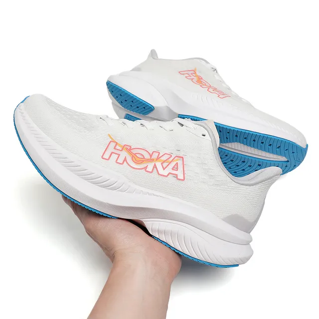 Hoka Mach 6 أبيض وردي طبقة الخياطة المُهندسة وسط القدم السميك المنحوت أحذية الجري 6