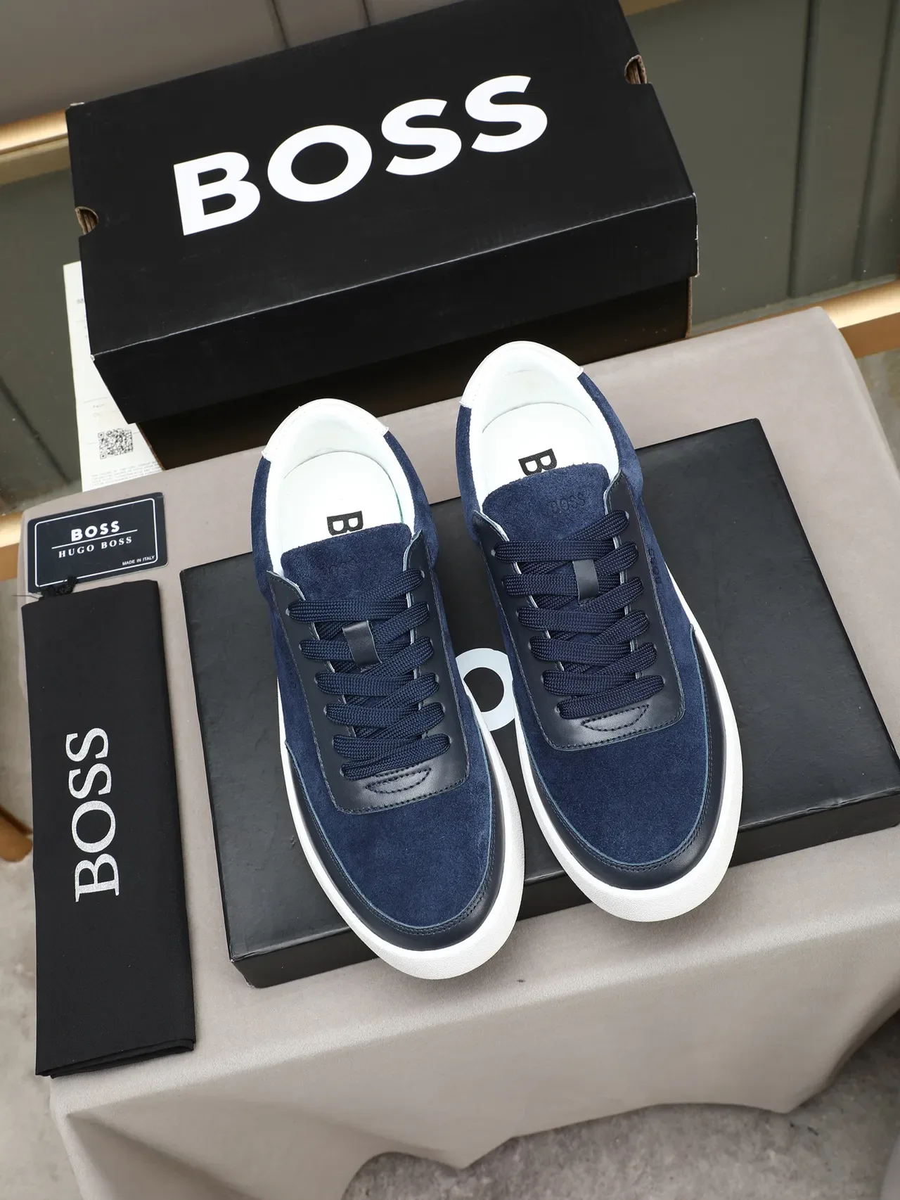 Hugo Boss Sneakers Plataforma Ante Navy y Cuero Negro Estilo Lifestyle 2