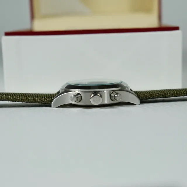 IWC Pilot’s Watch Chronograph 黑色錶盤 橙色指針 橄欖綠織物錶帶 機械錶 3