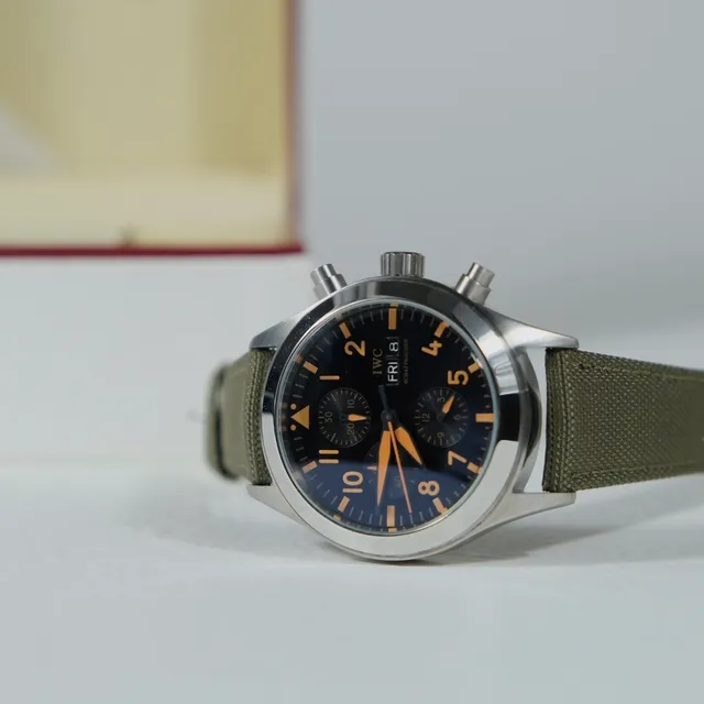 IWC Pilot’s Watch Chronograph 黑色錶盤 橙色指針 橄欖綠織物錶帶 機械錶 5