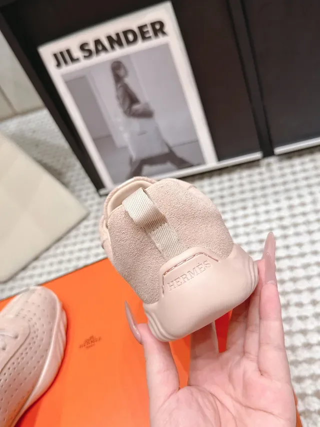 Jil Sander छिद्रित सुड स्नीकर पेल पिंक लाइफस्टाइल स्नीकर 3