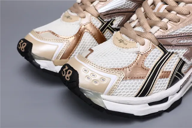 Kith Runner 白/棕生活方式运动鞋 4