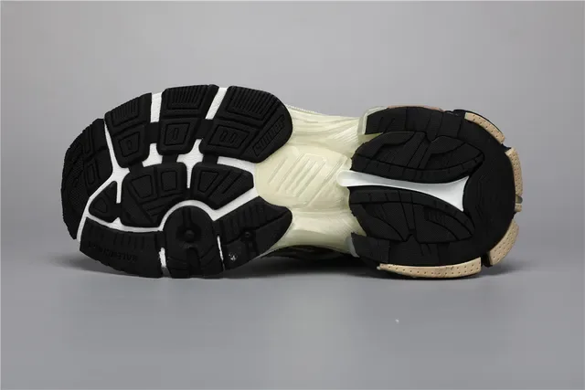 Kith Runner 白/棕生活方式运动鞋 6