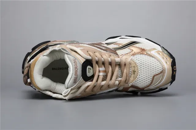 Kith Runner 白/棕生活方式运动鞋 7