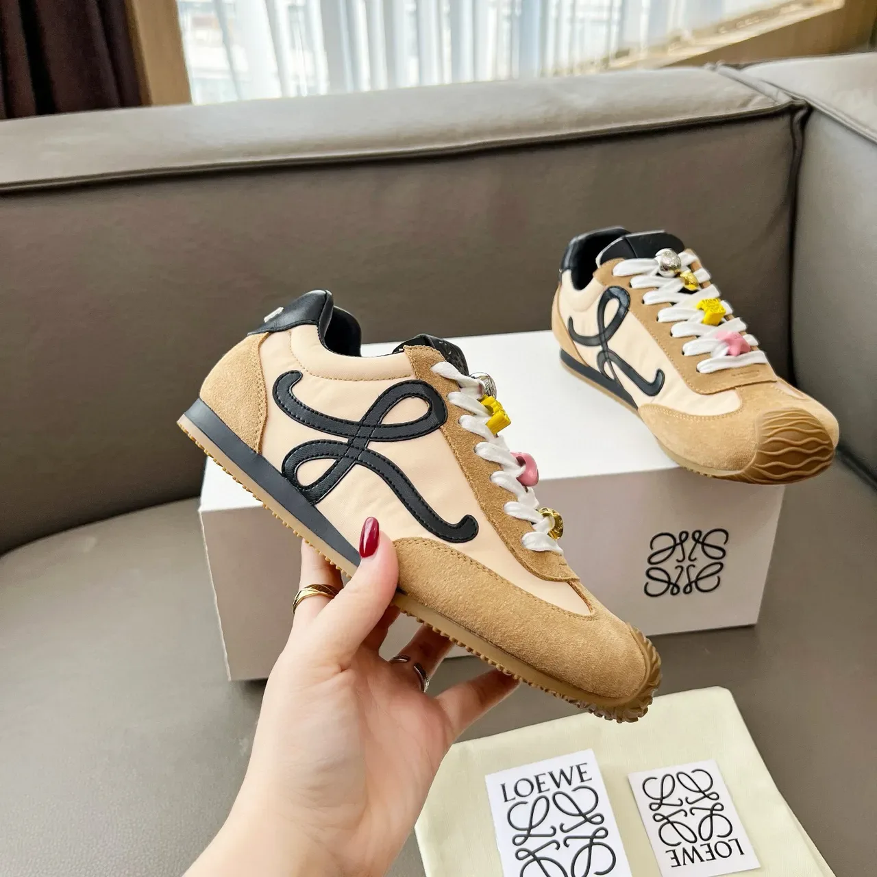 Loewe Flow Runner Beige Black Anagram Logo Zapatillas de estilo de vida 4