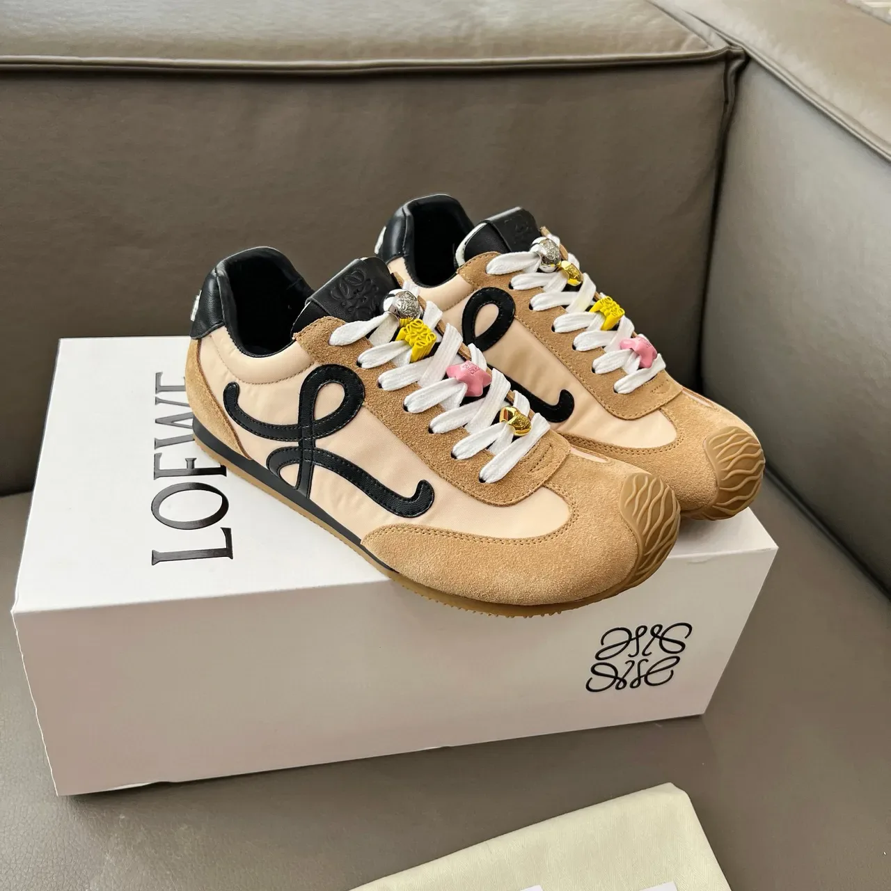 Loewe Flow Runner Beige Black Anagram Logo Zapatillas de estilo de vida 8