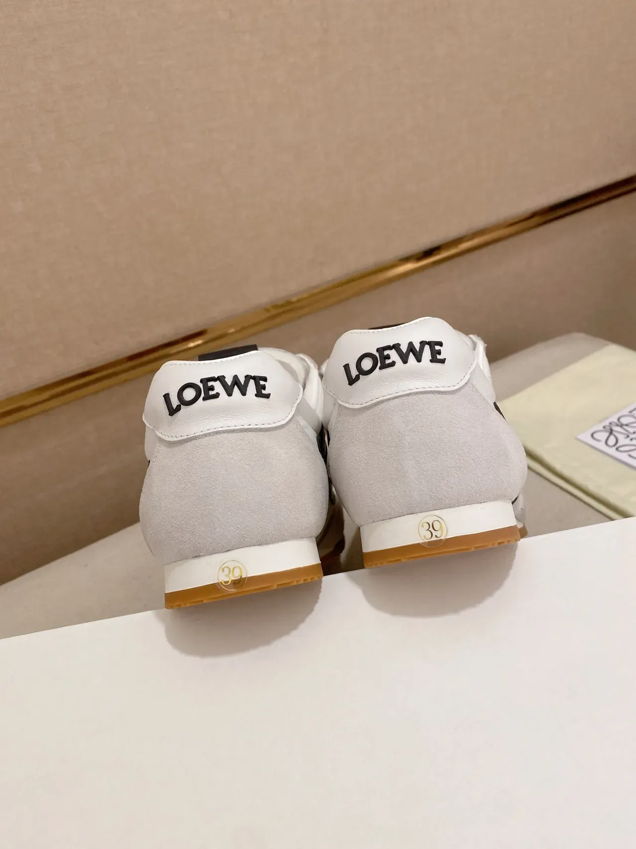 Loewe Flow Runner Blanco Gris Negro Anagram zapatillas lifestyle 3