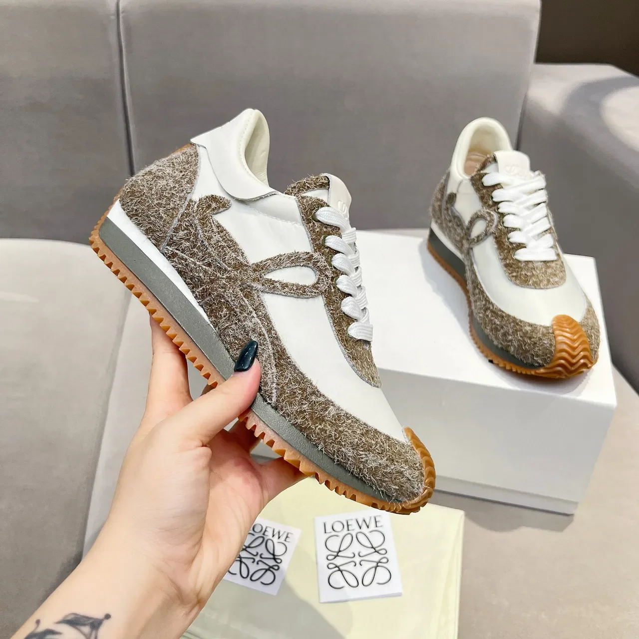 Loewe Flow Runner 编织纹理白色棕色橙色生活方式运动鞋 2
