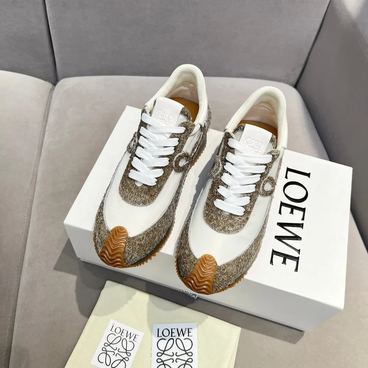 Loewe Flow Runner 编织纹理白色棕色橙色生活方式运动鞋 3