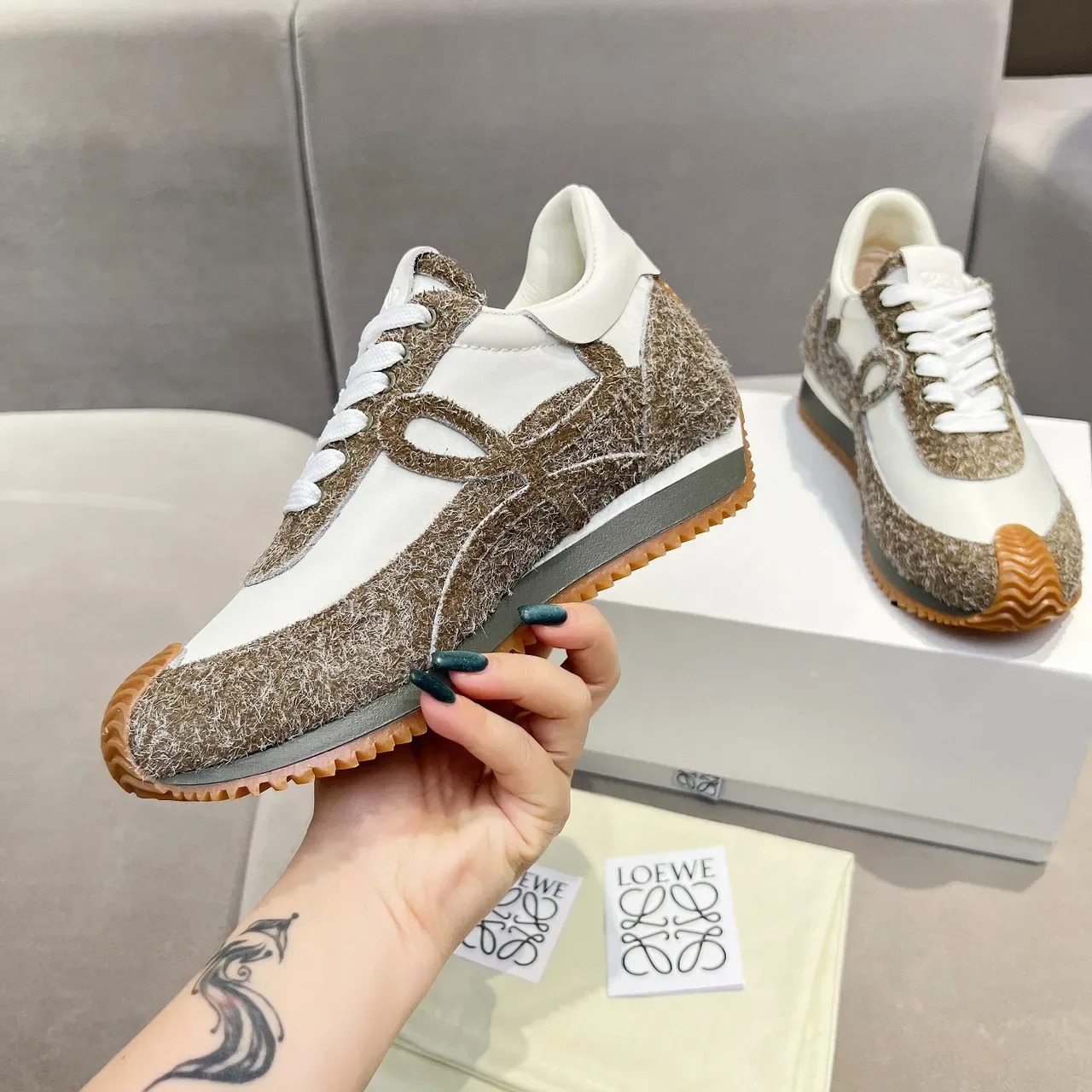 Loewe Flow Runner 编织纹理白色棕色橙色生活方式运动鞋 5