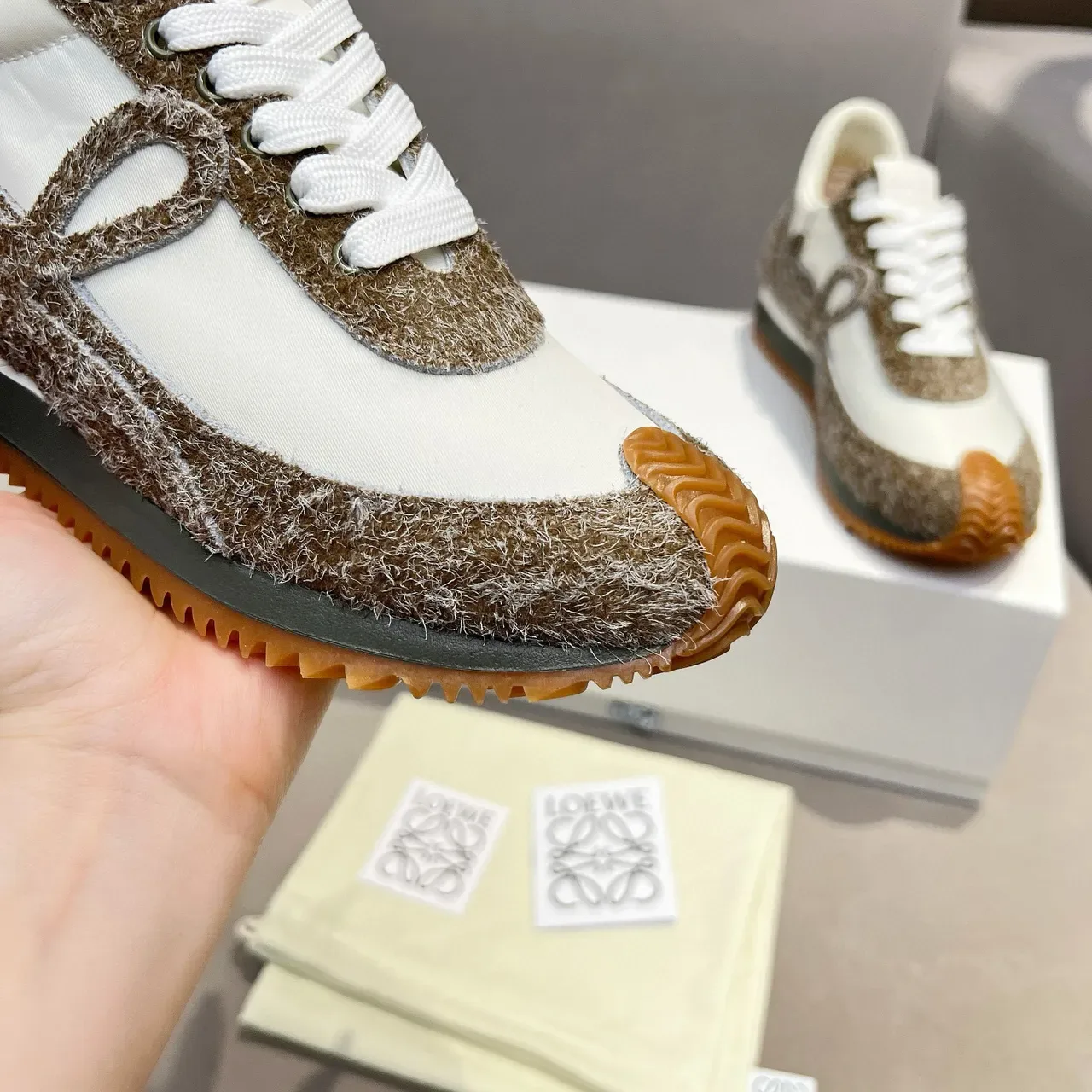 Loewe Flow Runner 编织纹理白色棕色橙色生活方式运动鞋 6