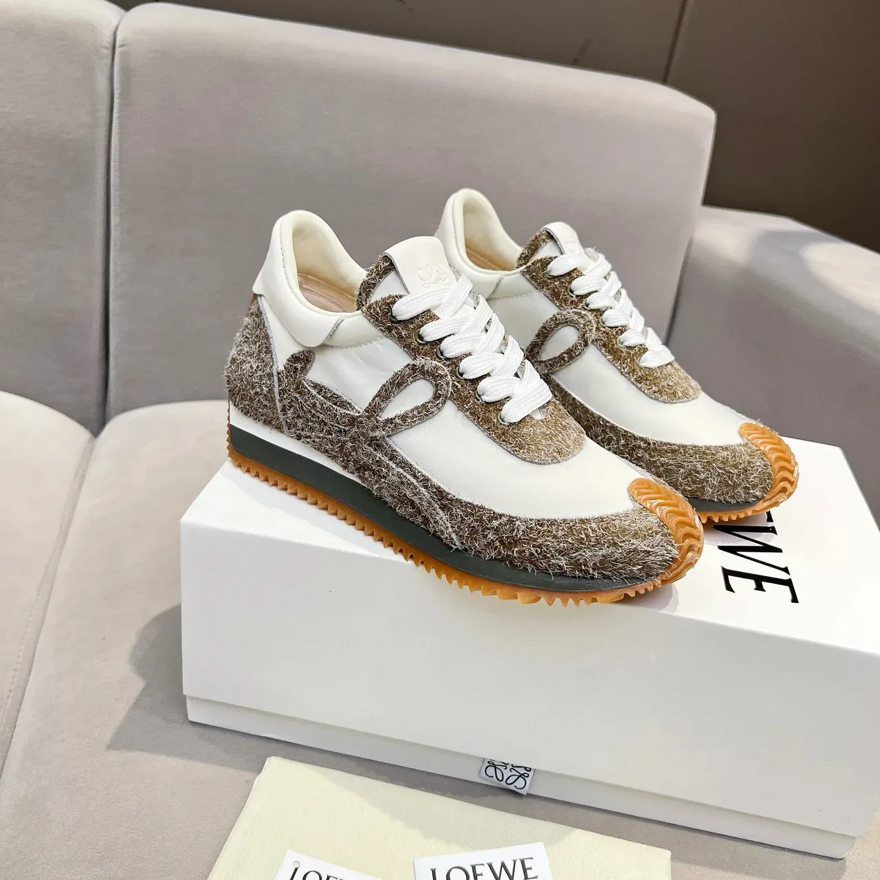 Loewe Flow Runner 编织纹理白色棕色橙色生活方式运动鞋 8