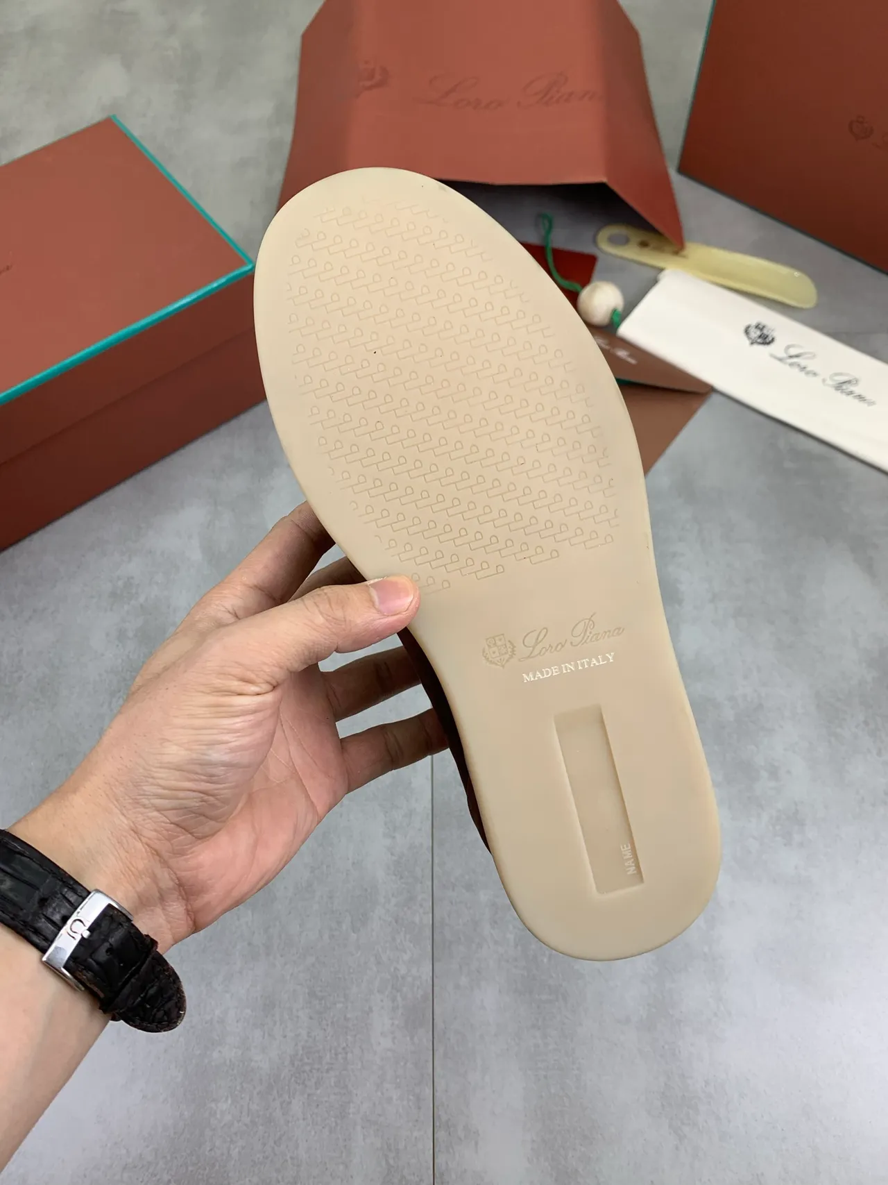 Loro Piana ভূরা বেইজ স্যুড উপর রিবড নিট কলার ক্যাজুয়াল শু 3