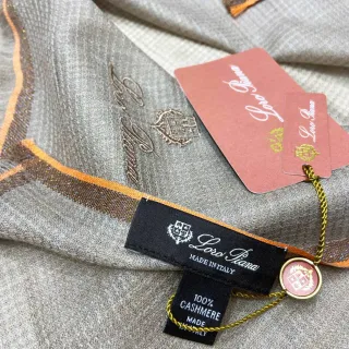 Loro Piana Marrom Laranja Cachecol de Cachemira Tecido Fino Bordado com Logo