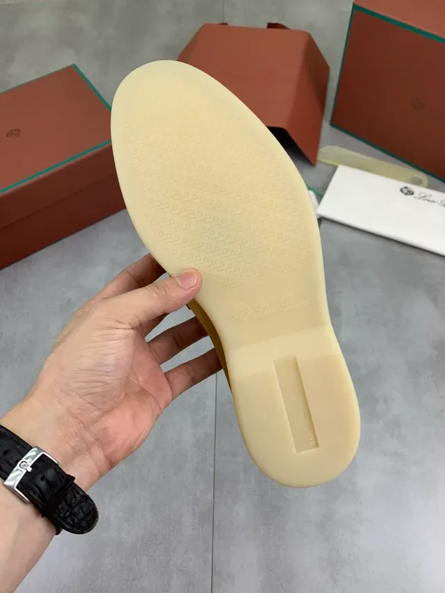 Loro Piana Penny Loafer بيج أبيض سويد حزام لوفر 2