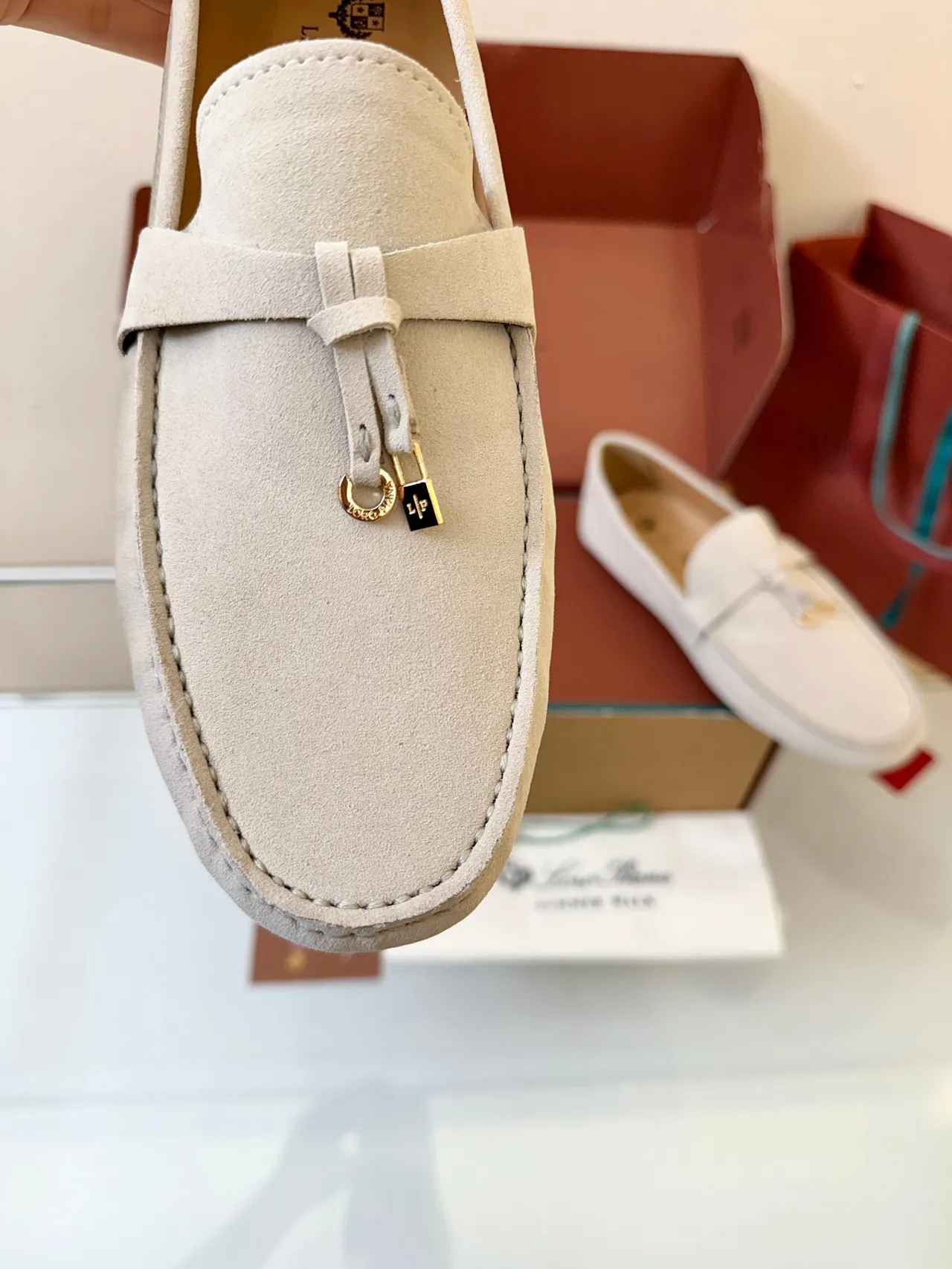 Loro Piana Mocasin con Borla Beige Ante 2