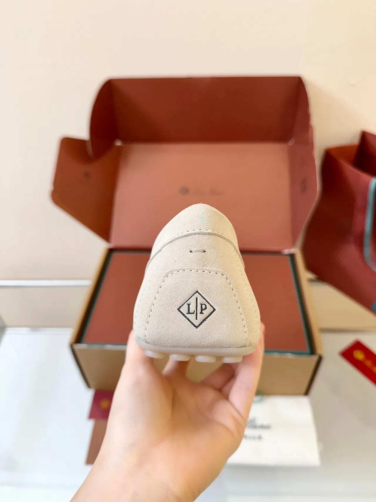 Loro Piana Mocasin con Borla Beige Ante 3