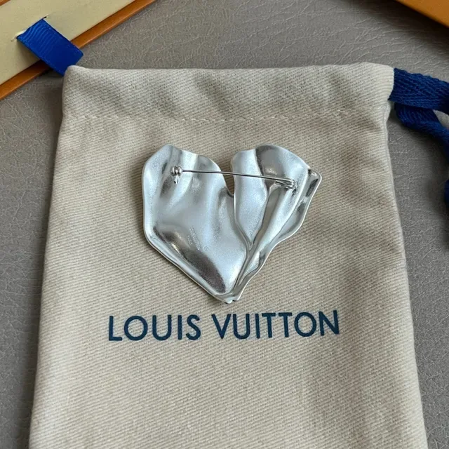 Louis Vuitton Ami de Coeur Heart-Shaped Metallic Brooch 3
