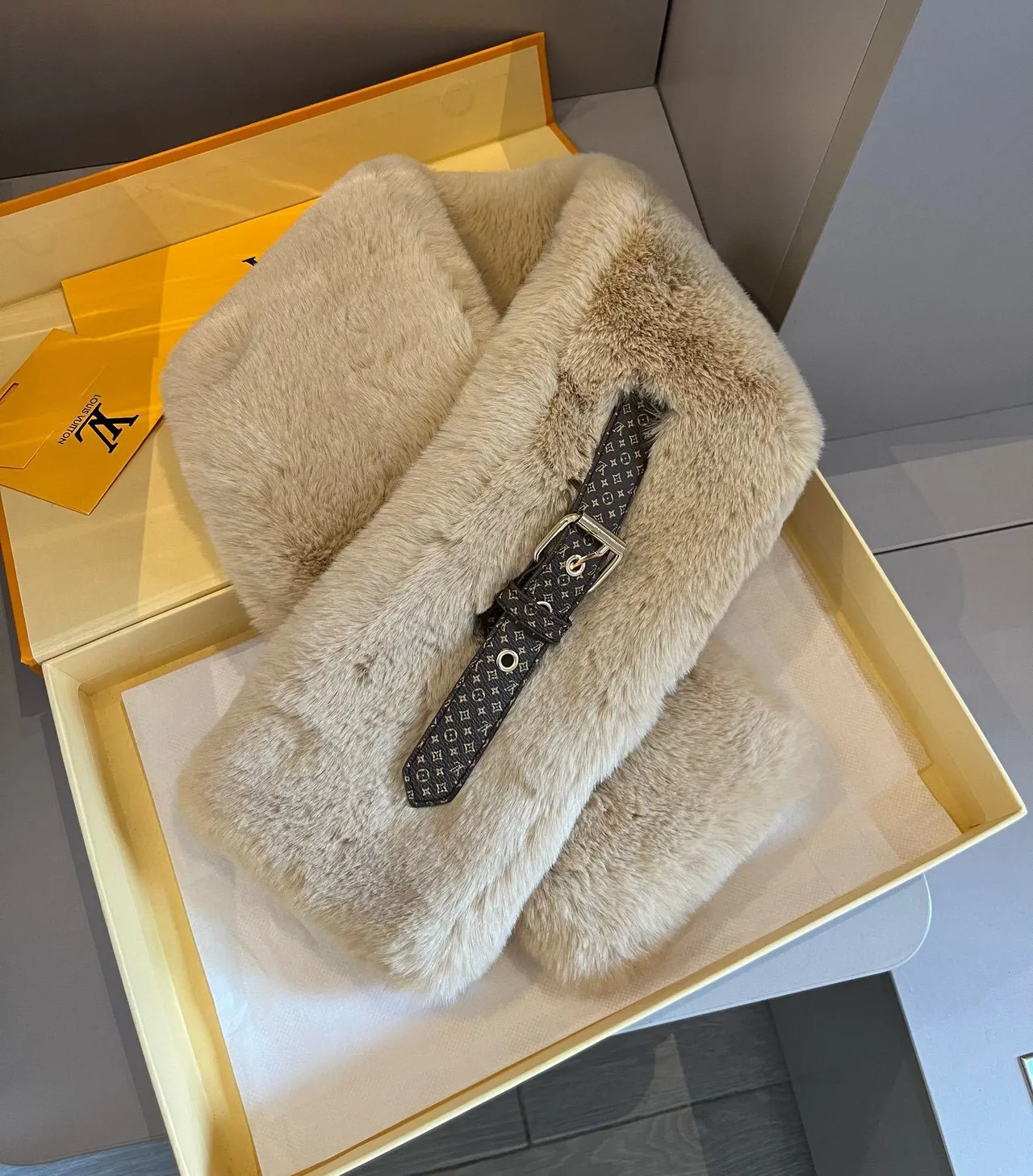 Louis Vuitton Beige Brown Faux-Fur Monogrammed Strap Scarve 7