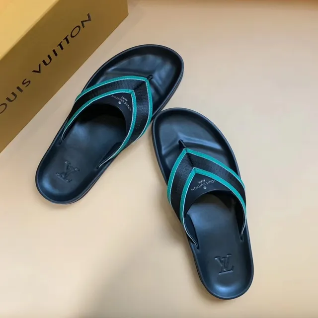 Louis Vuitton Claquettes noires et vert teal vert avec bordure 5