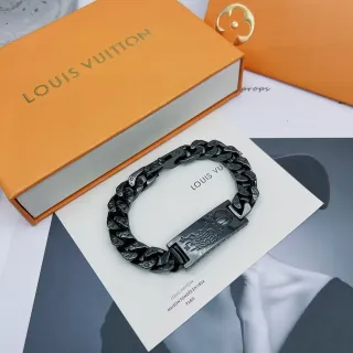 Louis Vuitton سوار أسود منحوت Monogram Curb-Link