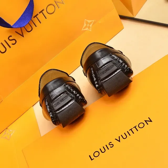 Louis Vuitton Black Gold Crocodile-Embossed Leather Metal LV Twist-Lock Hardware Loafer 2