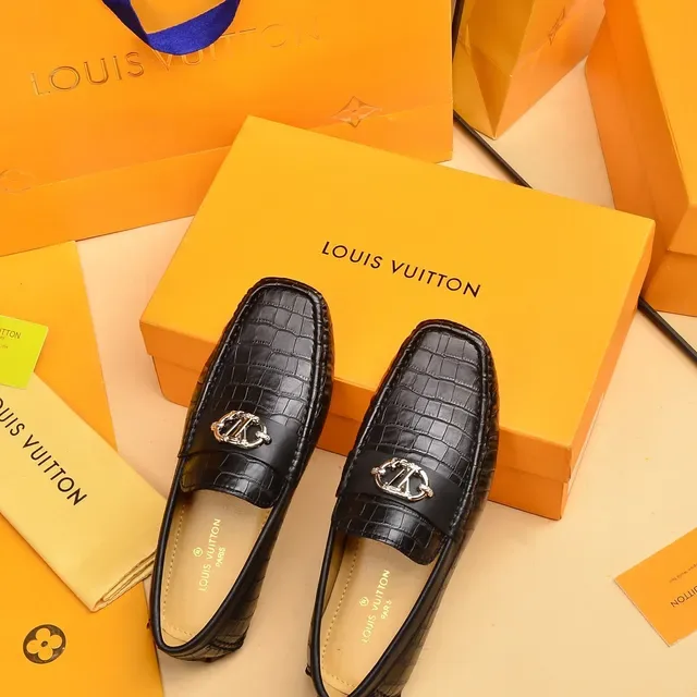 Louis Vuitton Black Gold Crocodile-Embossed Leather Metal LV Twist-Lock Hardware Loafer 3