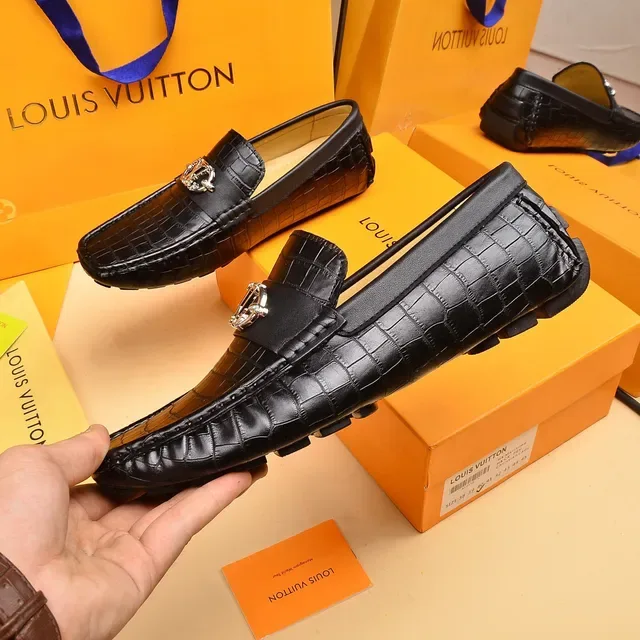 Louis Vuitton Black Gold Crocodile-Embossed Leather Metal LV Twist-Lock Hardware Loafer 7