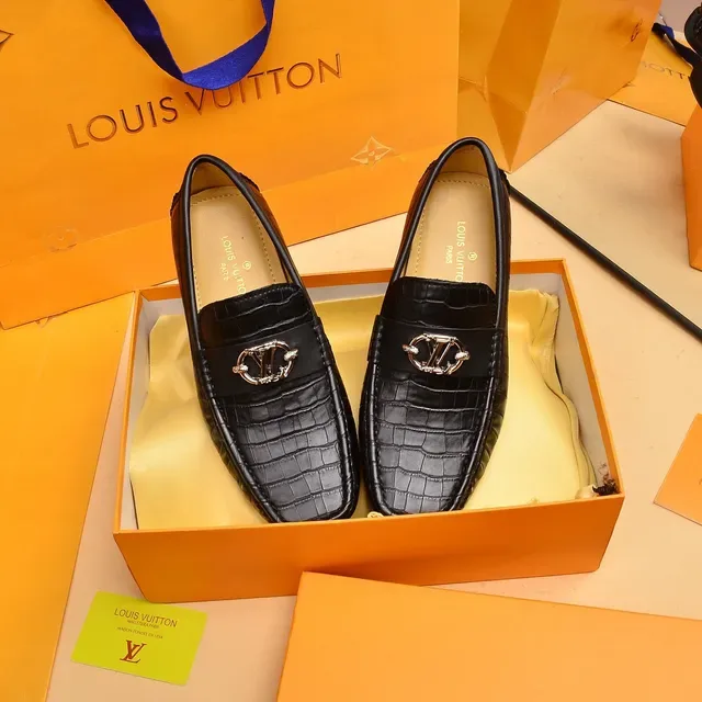 Louis Vuitton Black Gold Crocodile-Embossed Leather Metal LV Twist-Lock Hardware Loafer 8