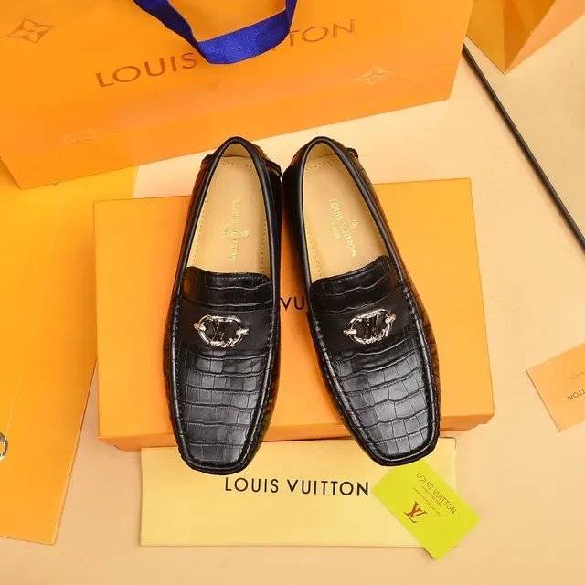 Louis Vuitton Black Gold Crocodile-Embossed Leather Metal LV Twist-Lock Hardware Loafer 9