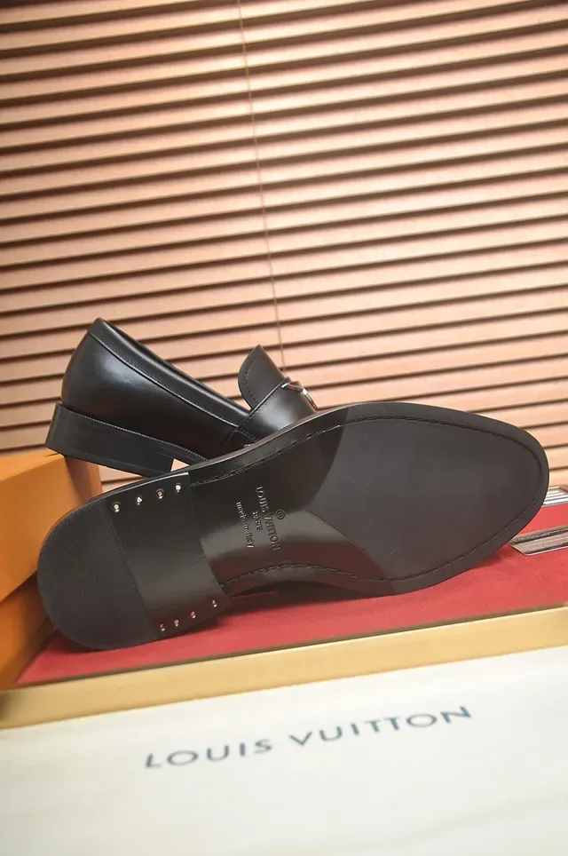 Louis Vuitton কালো চামড়ার পেনি লোফার 3