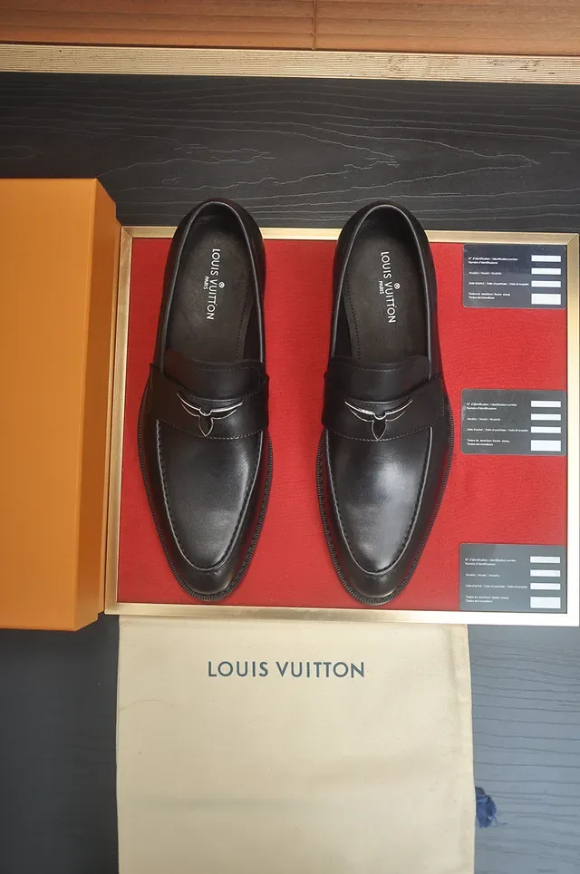 Louis Vuitton কালো চামড়ার পেনি লোফার 5
