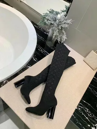 Louis Vuitton 黑色印花网布及膝靴 9